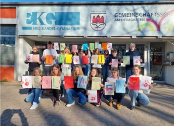 Hunderte Handabdrücke – EKG und GemS gemeinsam gegen Kindersoldaten