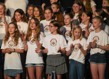 Volle Aula, große Stimmen und neue Bands – das EKG feiert den Sommer
